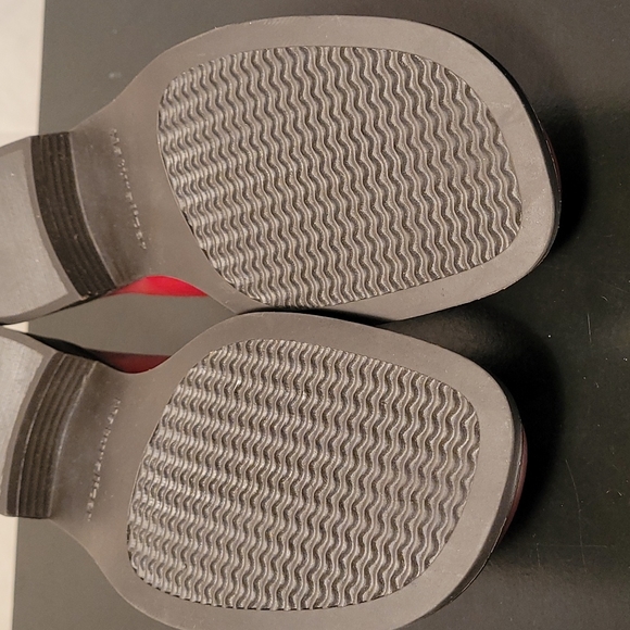 Naturalizer Red Leather w/Buckle Mules 7M - Picture 9 of 12